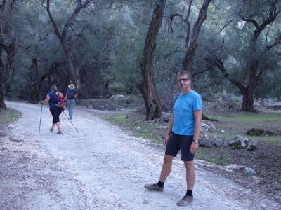 Wanderung durch Olivenhain