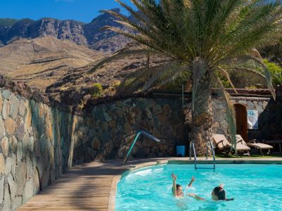 Pool mit Kindern im ko-Hotel auf Gran Canaria