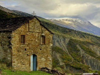 Albanische Kirche Zagoria-Tal Trekkingurlaub