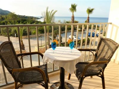 Zypern Hotel Balkon mit Sitzmbeln