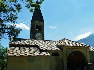 Die Kirche von Elva (den Schlssel hat der Gastwirt des Posto Tappa)