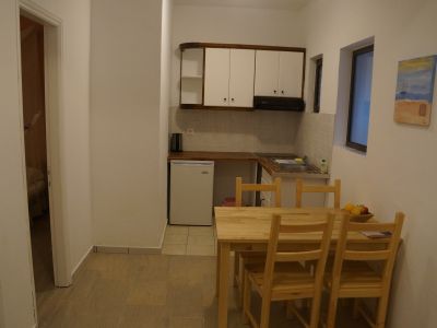 Küche der Zweizimmerwohnung im Honigtal auf Korfu